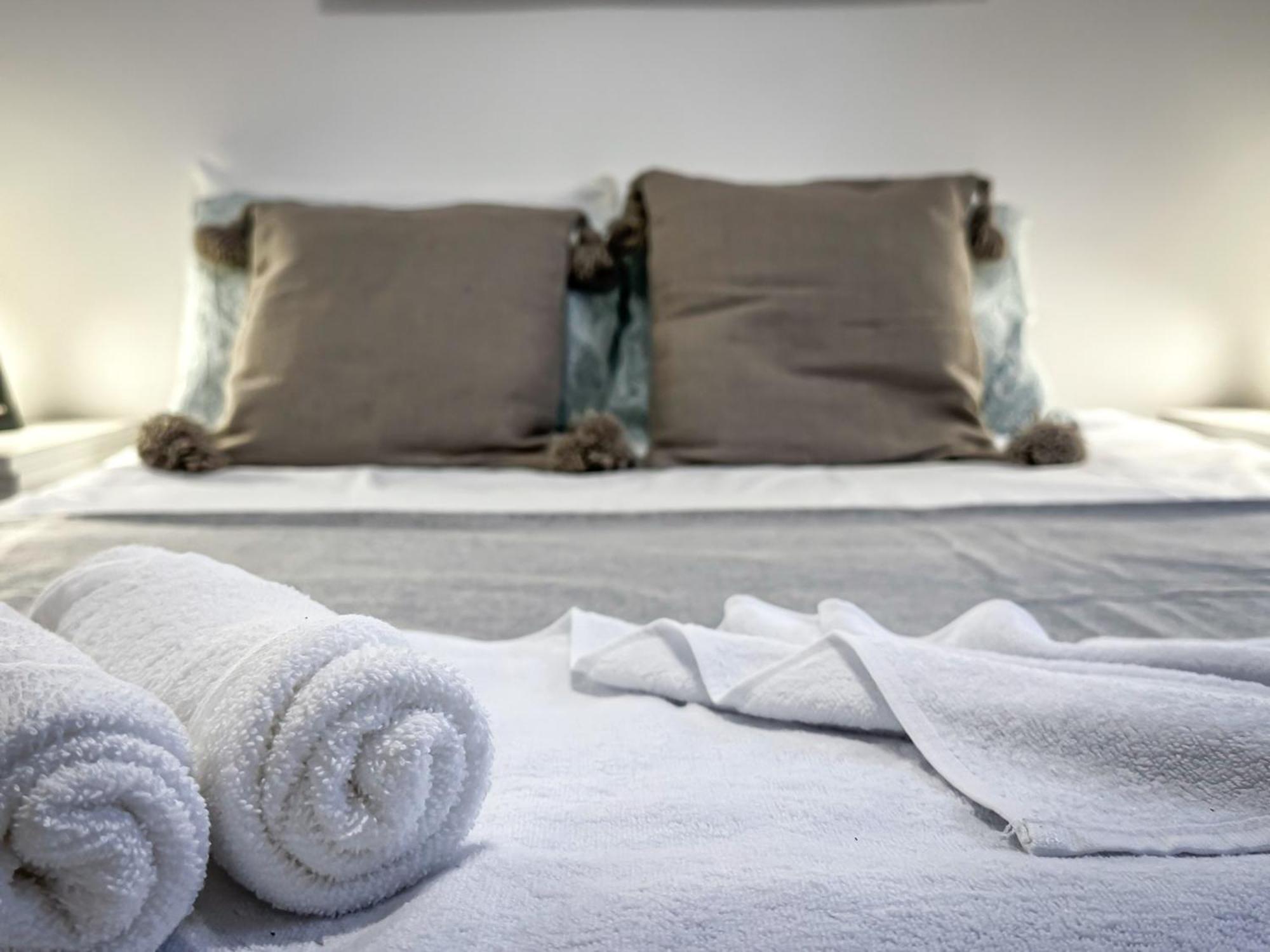 T2 Apartment -Cascais Center - 100M From Beach Bagian luar foto